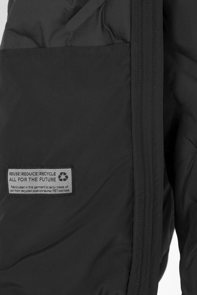 131530-990_Barlee-Hood-Jacket_Black_Closeup-12