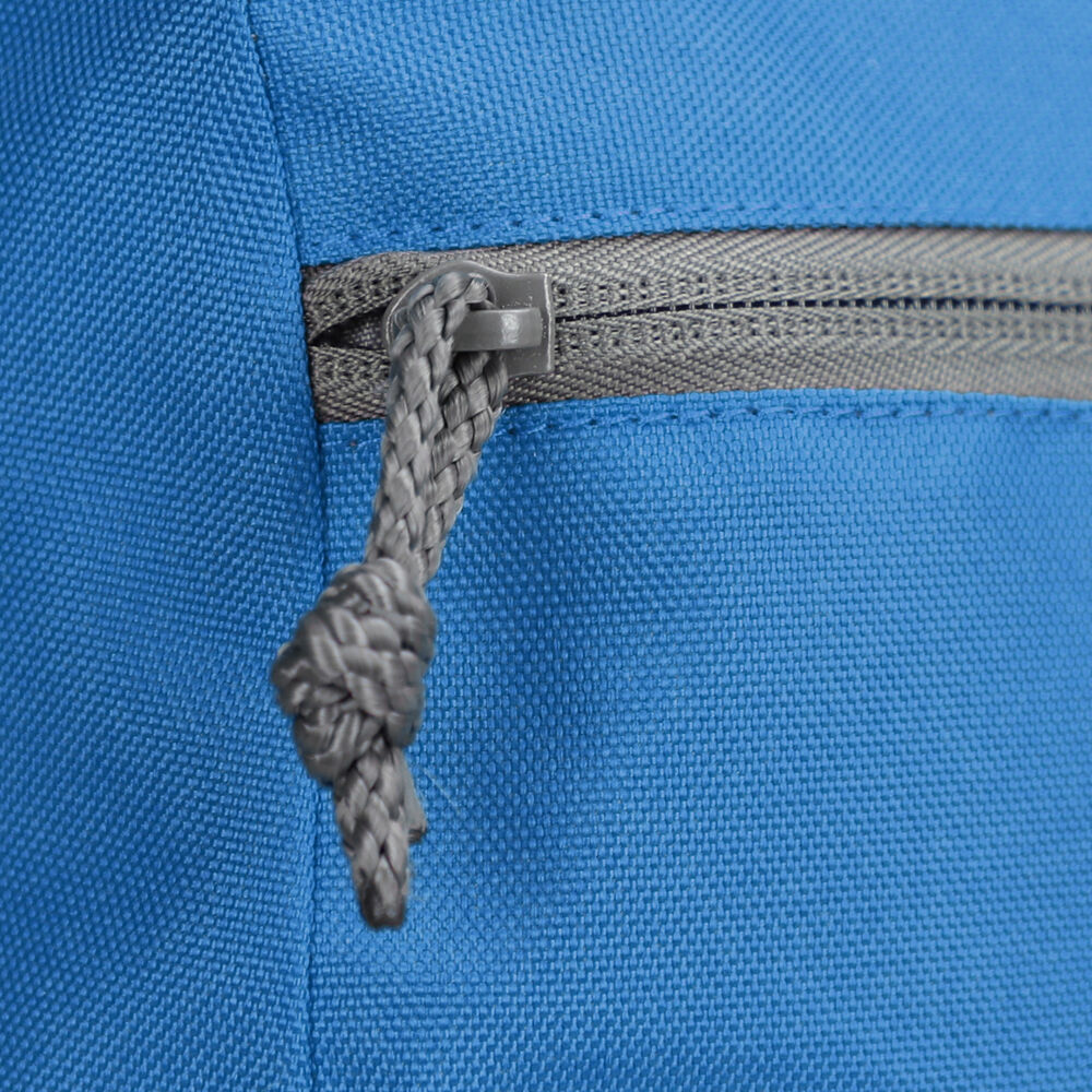 1582001-743_sportdaypack_blue_closeup