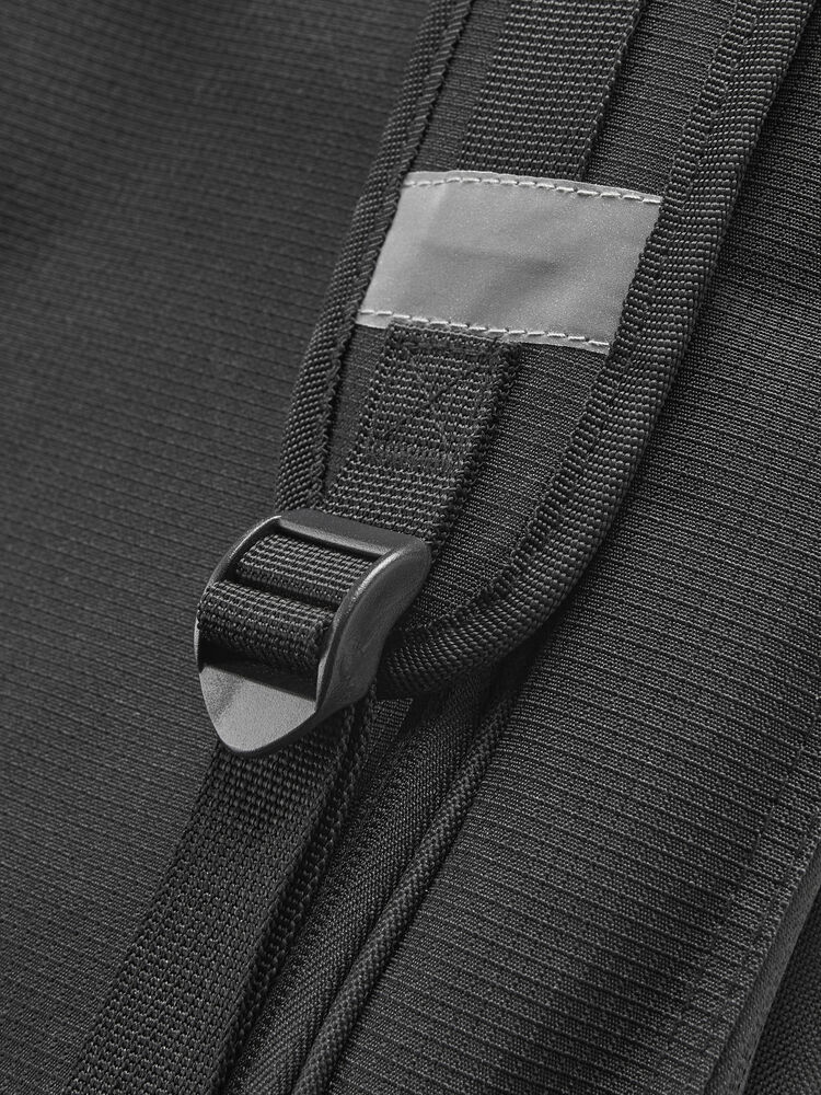 158825-990_ActiveLinePadelBackpack_Black_closeup5