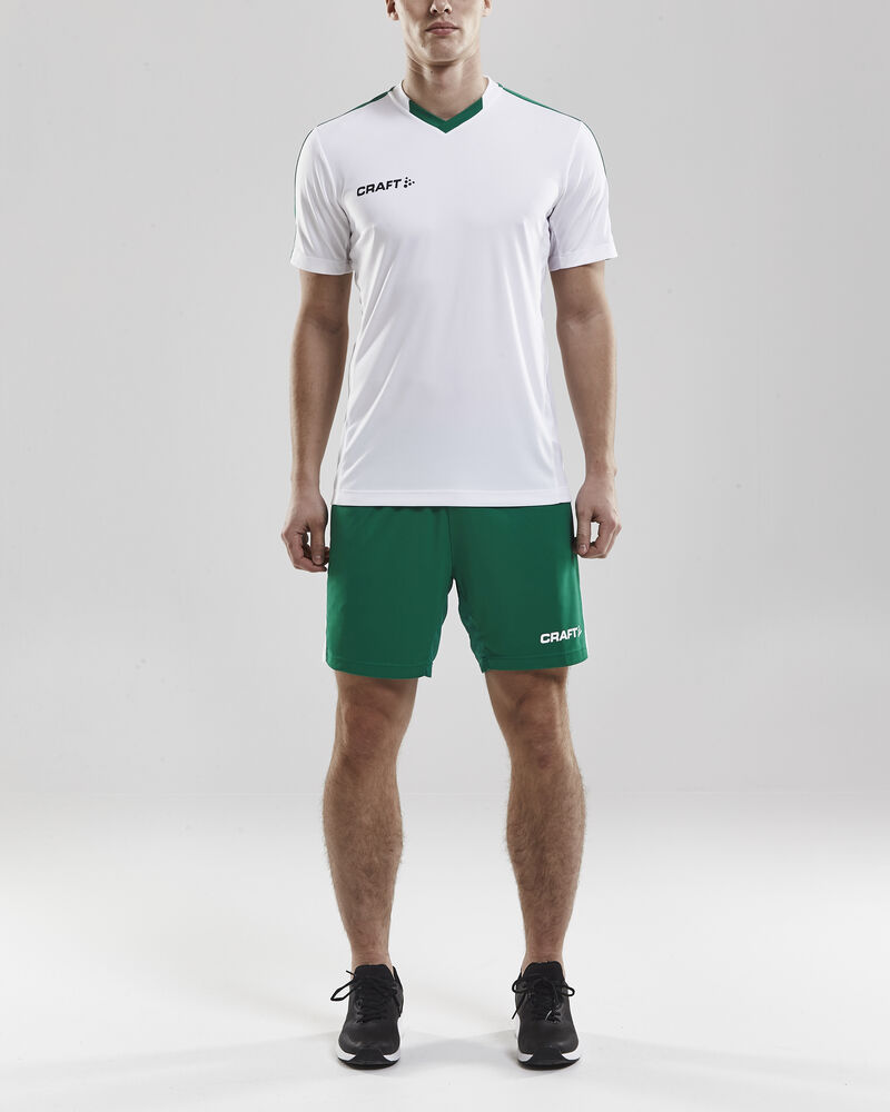 1906141-1651_PROGRESS-Short-Contrast-Men-WB_Closeup3