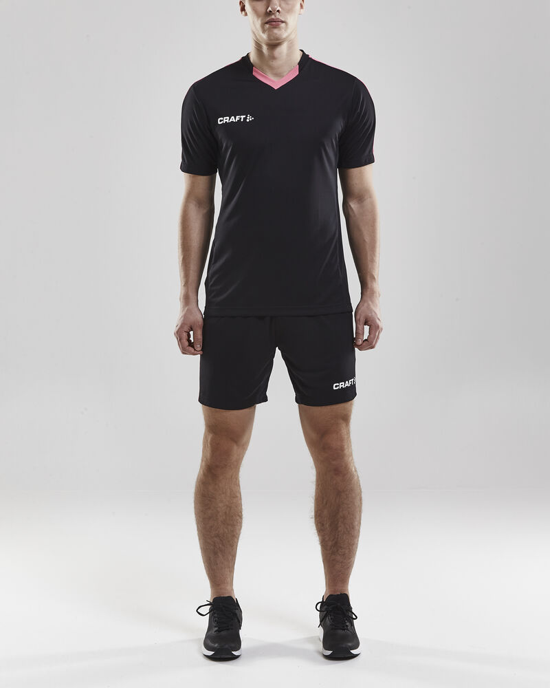 1906141-9471_PROGRESS-Short-Contrast-Men-WB_Closeup3