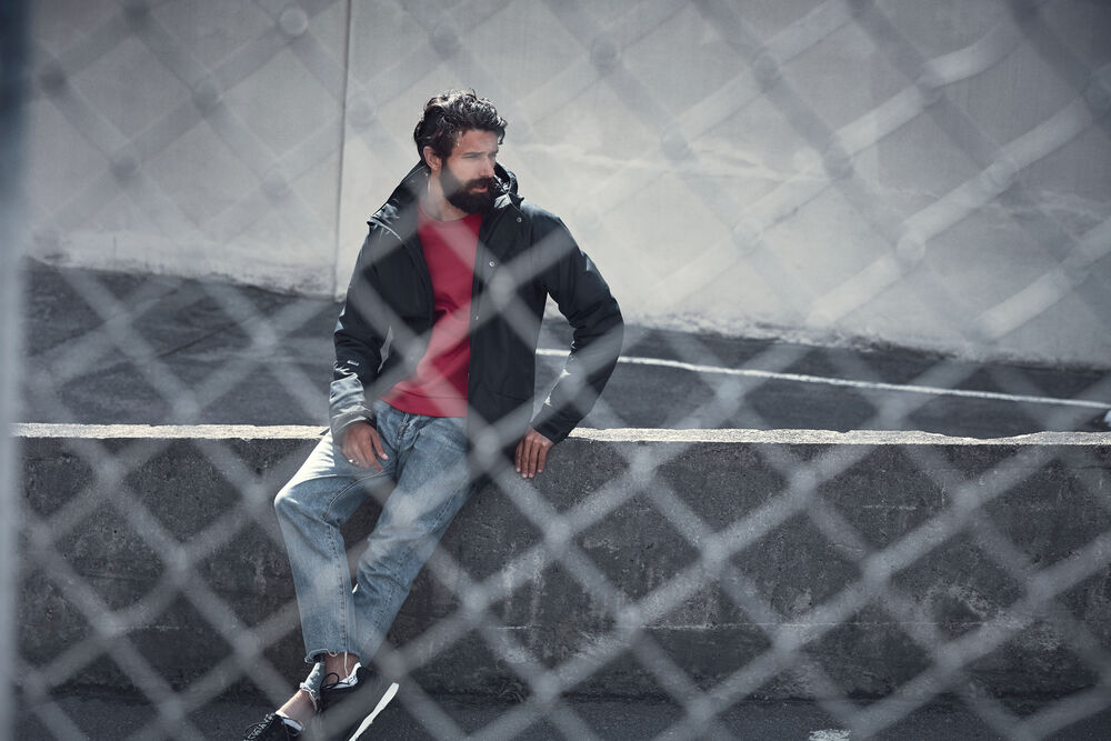 1906322-998999_1905784-430000