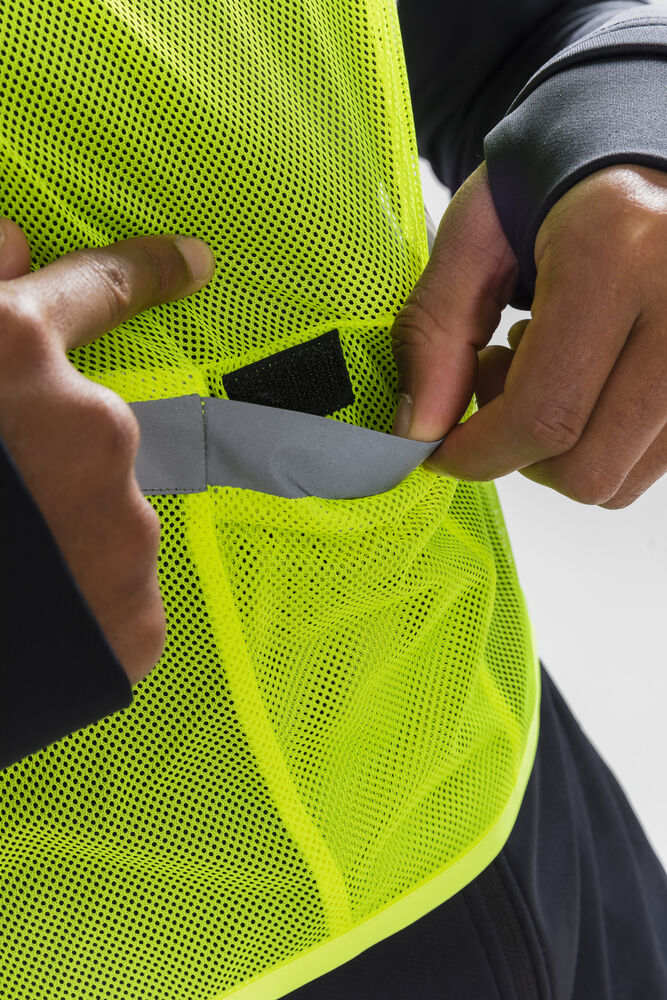 1906427_851000_All_Year_Mesh_Vest_C3