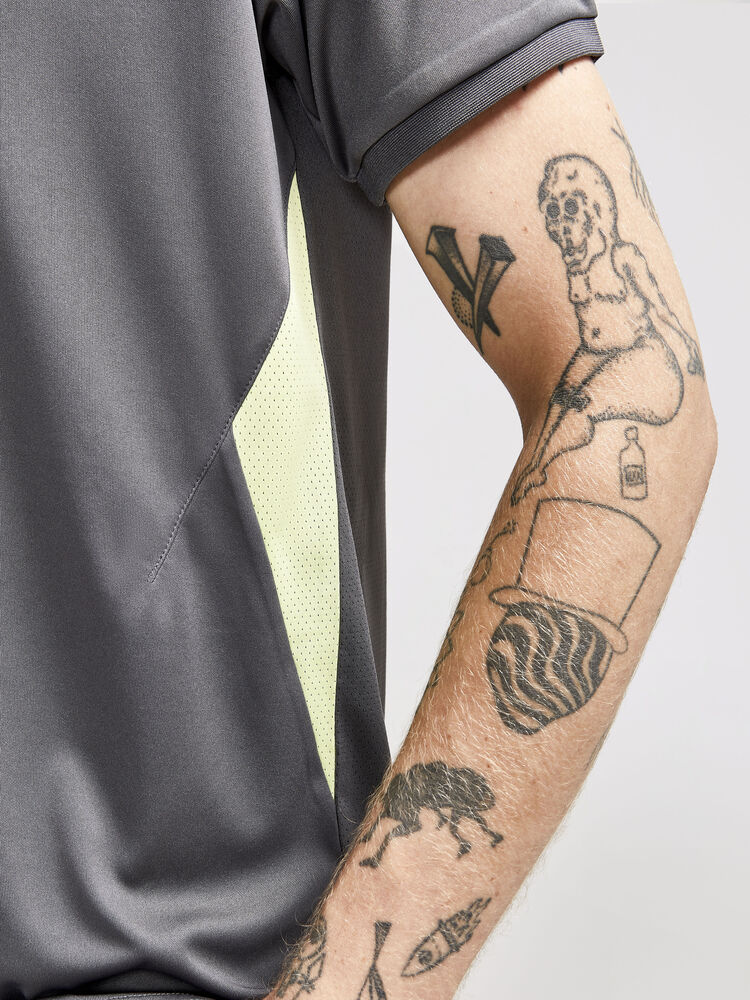 1908225-985541_Pro-Control-Impact-Polo-M_Closeup5