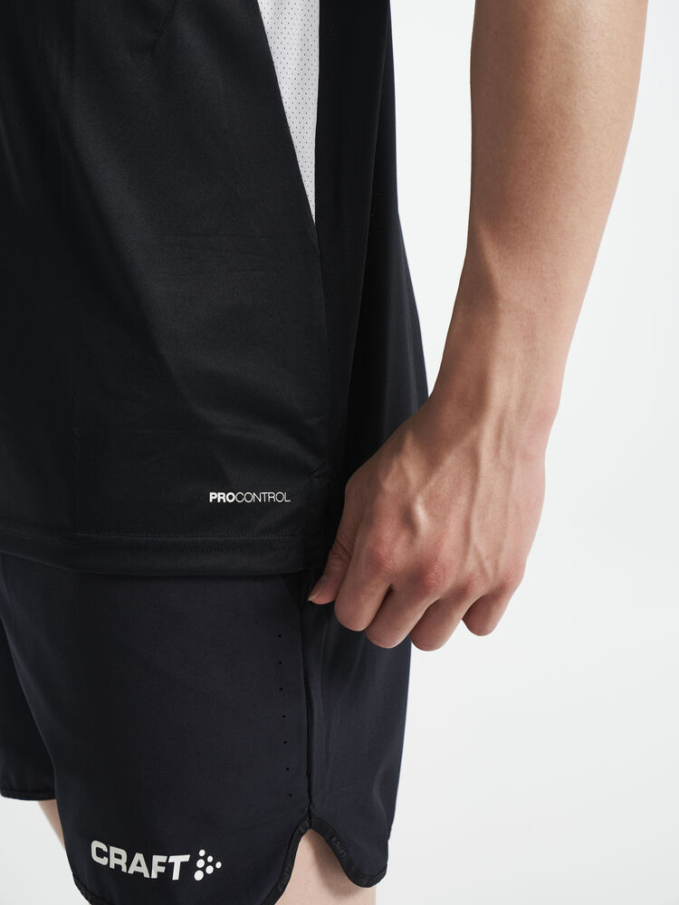 1908225-999900_Pro-Control-Impact-Polo-M_Closeup4