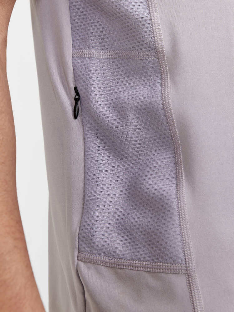 1908752-954000_ADV-Essence-SL-Tee-M_Closeup3