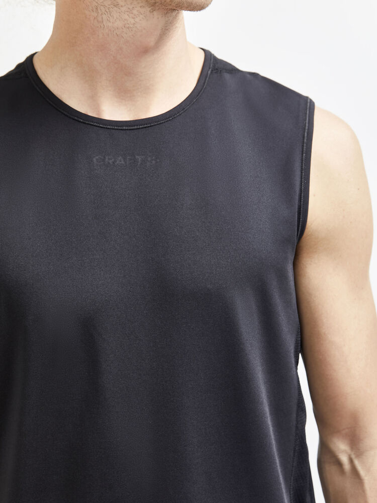 1908752-999000_ADV-Essence-SL-Tee_Closeup4