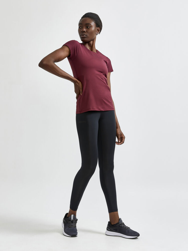 1908785-999000_ADV-Essence-Compression-Tights_Closeup6