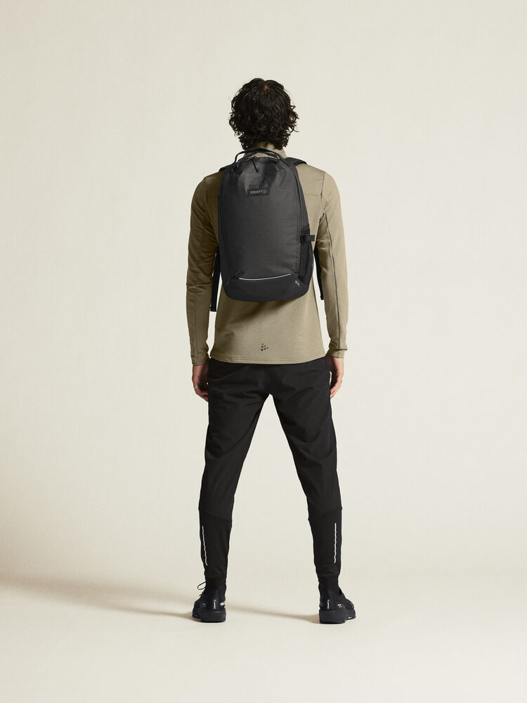 1909496-237000_CORE-Gain-Midlayer-M_closeup3