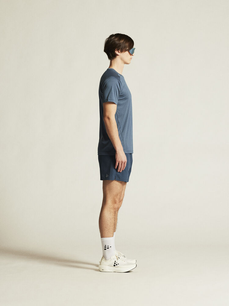 1909878-376000_Core-Unify-Training-Tee-M_closeup2