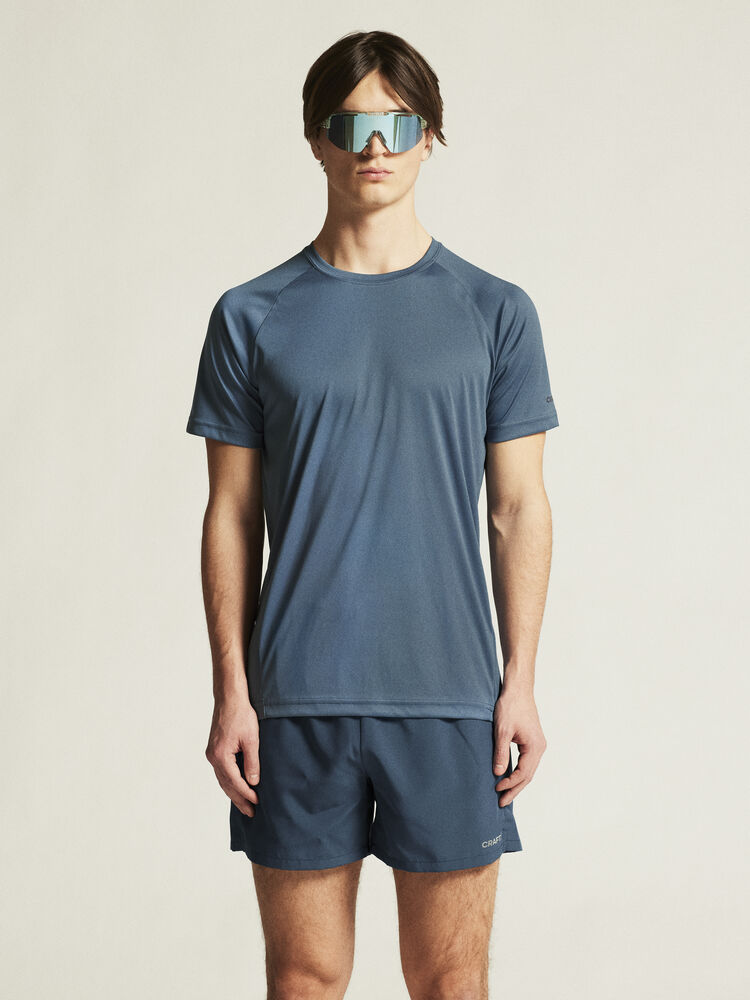 1909878-376000_Core-Unify-Training-Tee-M_closeup4