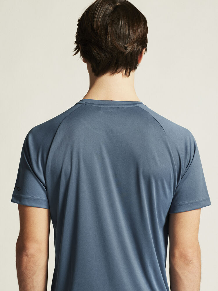 1909878-376000_Core-Unify-Training-Tee-M_closeup6