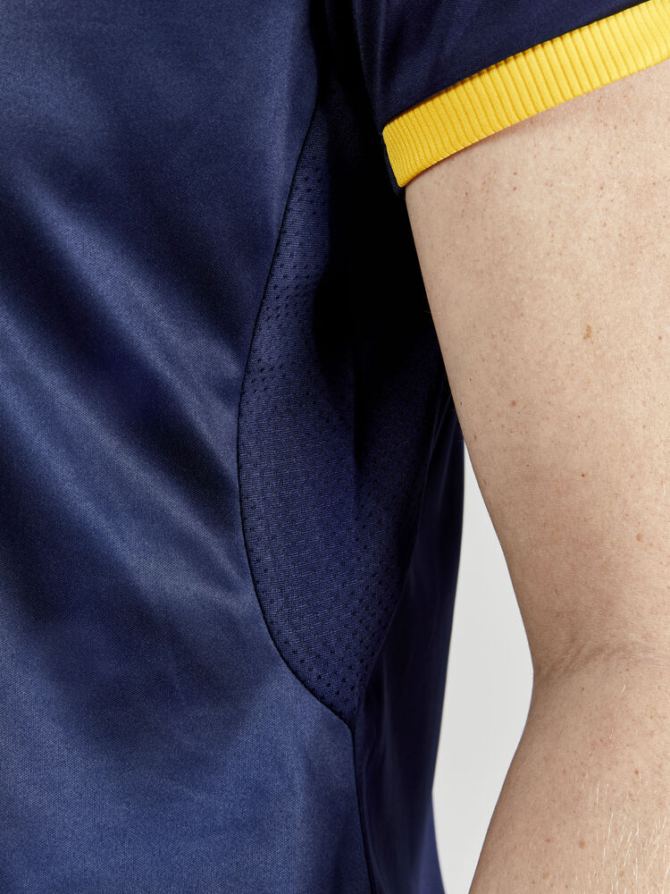 1910179-390552_Progress-2.0-Graphic-Jersey-W_Closeup5