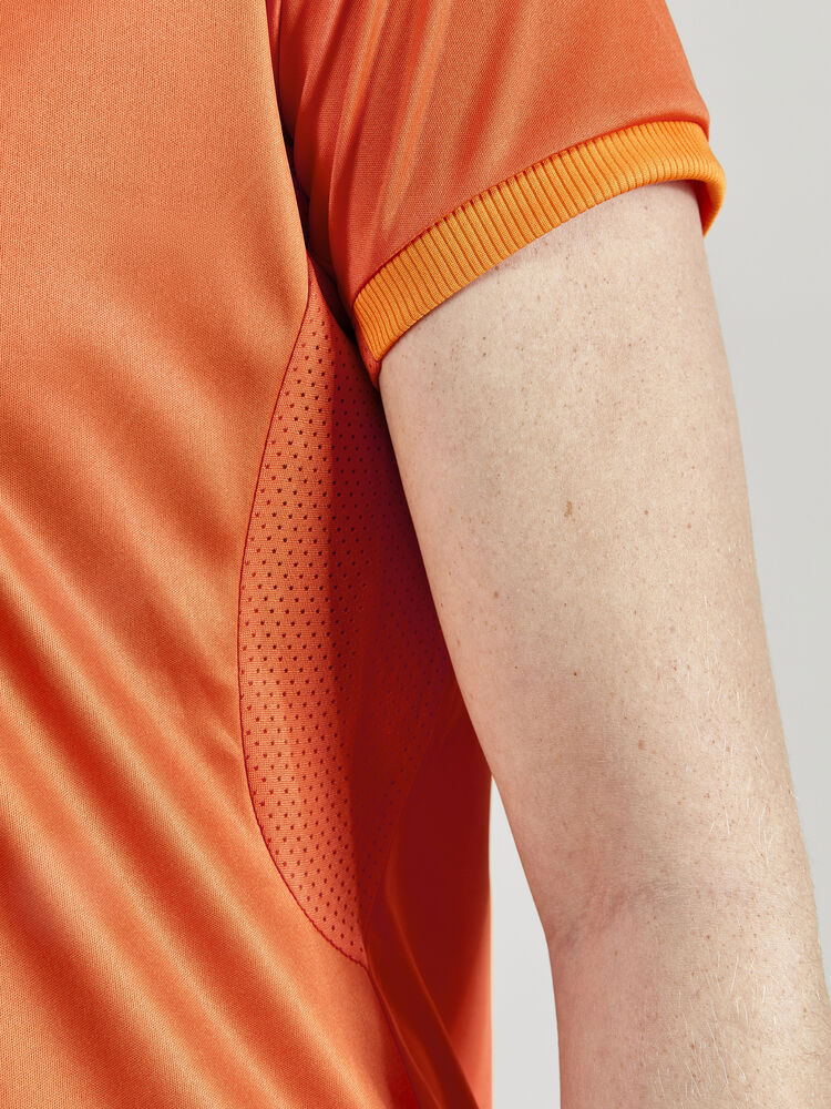 1910179-568999_Progress-2.0-Graphic-Jersey-W_Closeup5