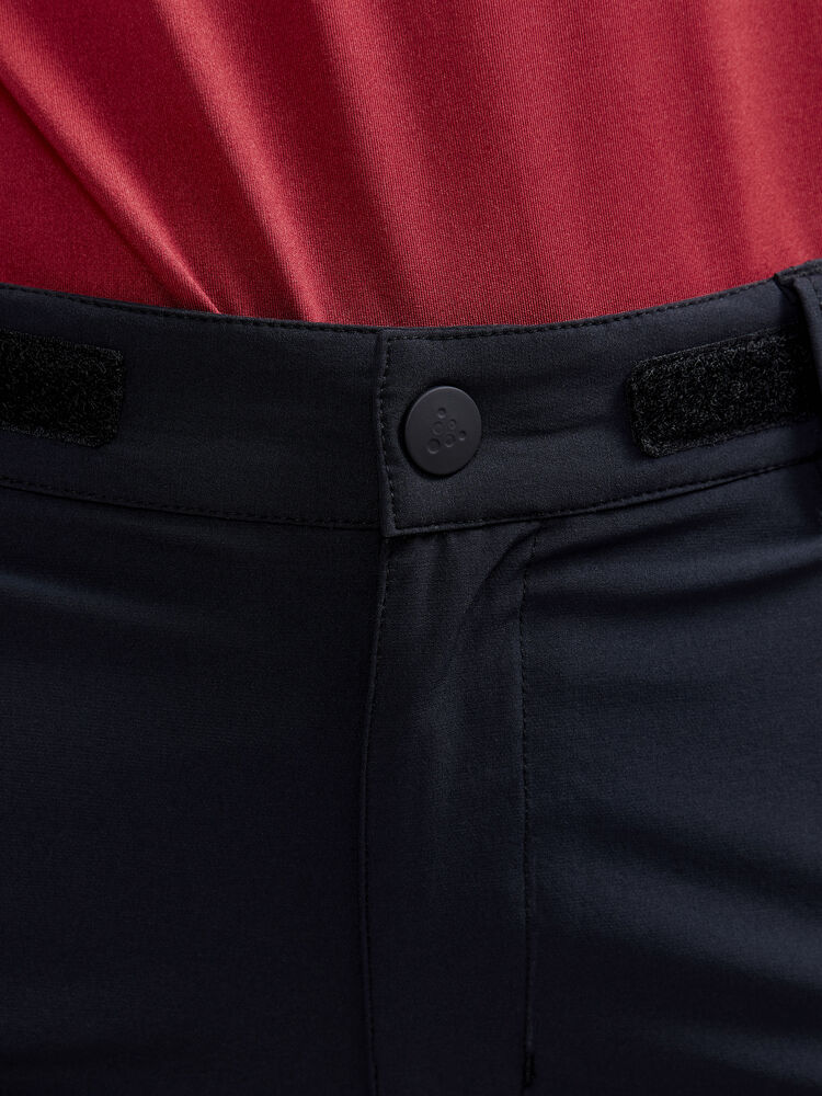 1910395-999000_ADV-Explore-Tech-Shorts-W_Closeup4