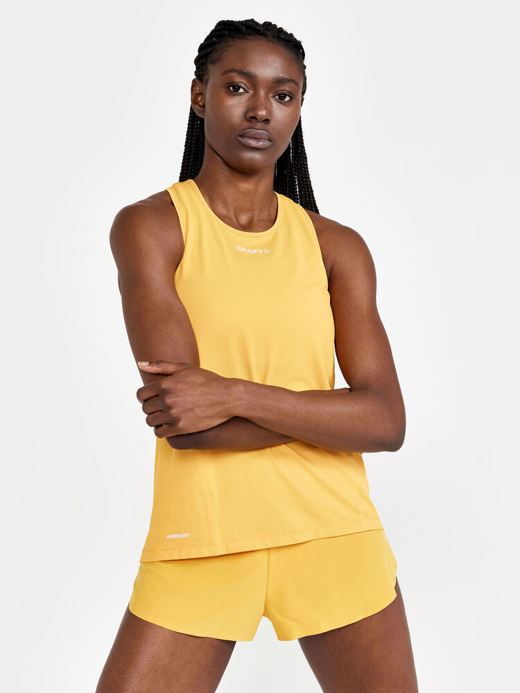 1910435-543000_PRO-Hypervent-Singlet-W_Closeup1