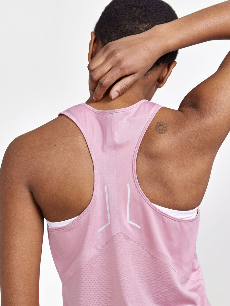 1910435-743000_PRO-Hypervent-Singlet-W_Closeup3