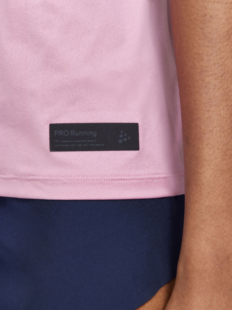 1910435-743000_PRO-Hypervent-Singlet-W_Closeup4