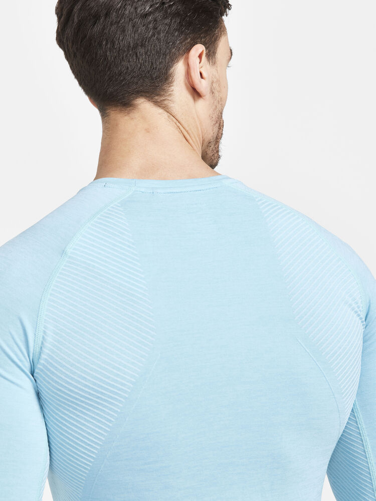 1911157-358000_CORE-Dry-Active-Comfort-LS-M_Closeup3