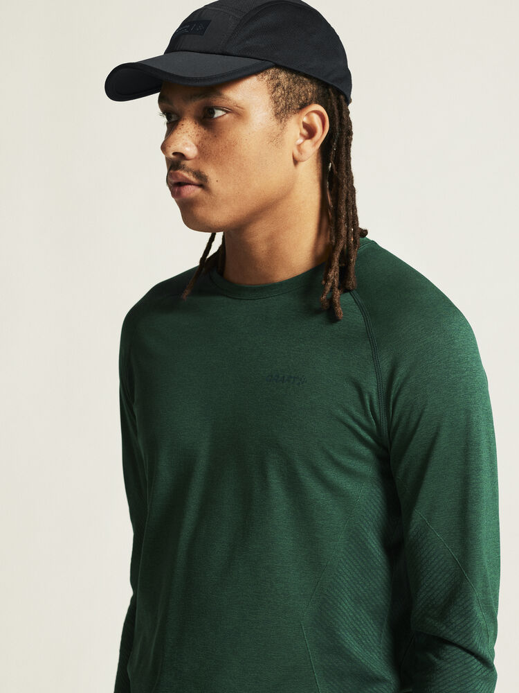 1911157-640000_CORE-Dry-Active-Comfort-LS-M_closeup5