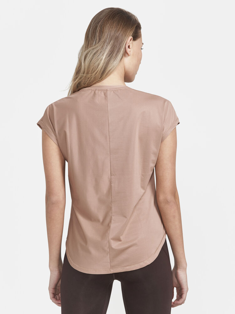 1911242-224000_Core-Essence-SS-Tee-W_Closeup2