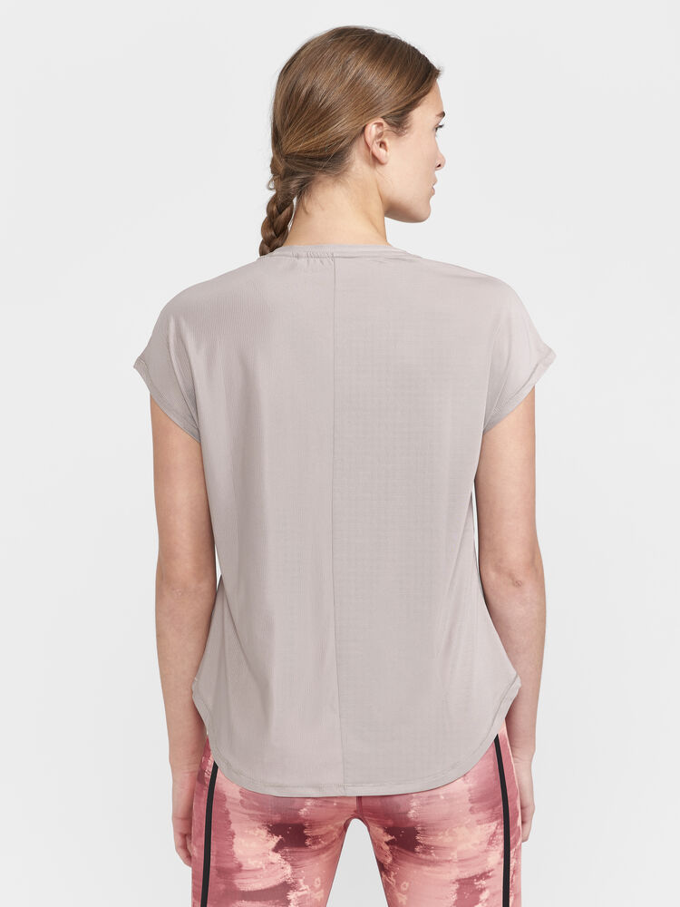 1911242-230000_Core-Essence-SS-Tee-W_Closeup2