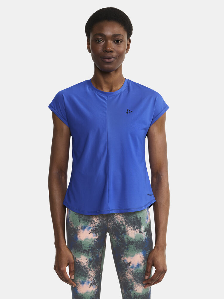 1911242-359000_Core-Essence-SS-Tee-W_closeup1