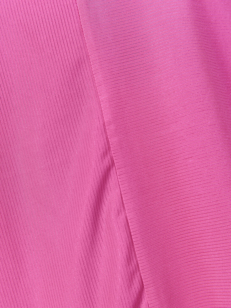 1911242-474000_Core-Essence-SS-Tee-W_Closeup3