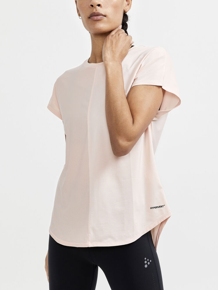 1911242-718000_CORE-Charge-Rib-Tee-W_Closeup1