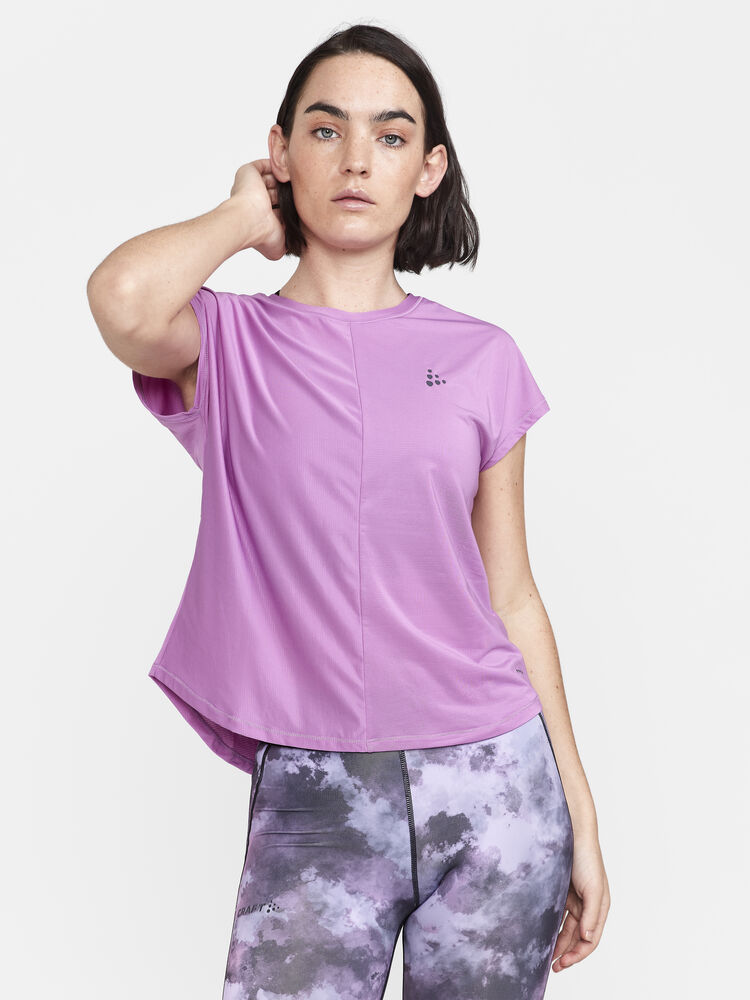 1911242-724000_Core-Essence-SS-Tee-W_Closeup1