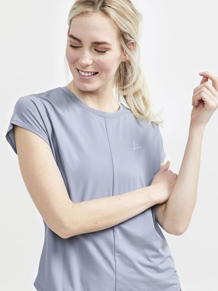 1911242-916000_CORE-Charge-Rib-Tee-W_Closeup3