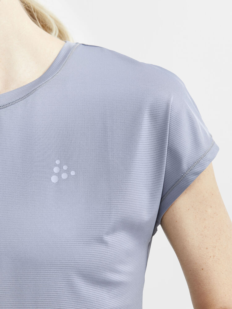 1911242-916000_CORE-Charge-Rib-Tee-W_Closeup4