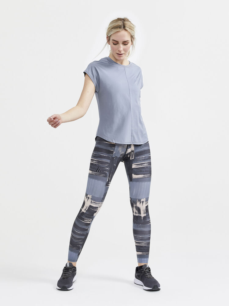 1911242-916000_CORE-Charge-Rib-Tee-W_Closeup6