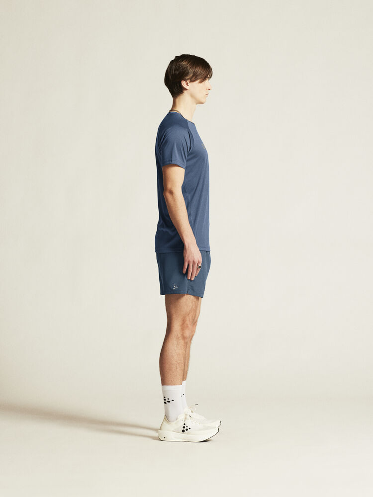 1911786-328000_Core-Essence-Logo-Tee-M_closeup2