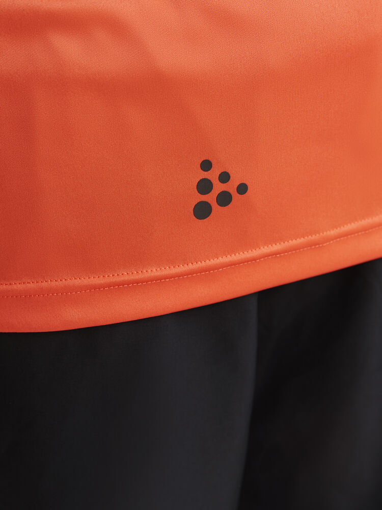 1911786-521000_Core-Essence-Logo-Tee-M_Closeup3