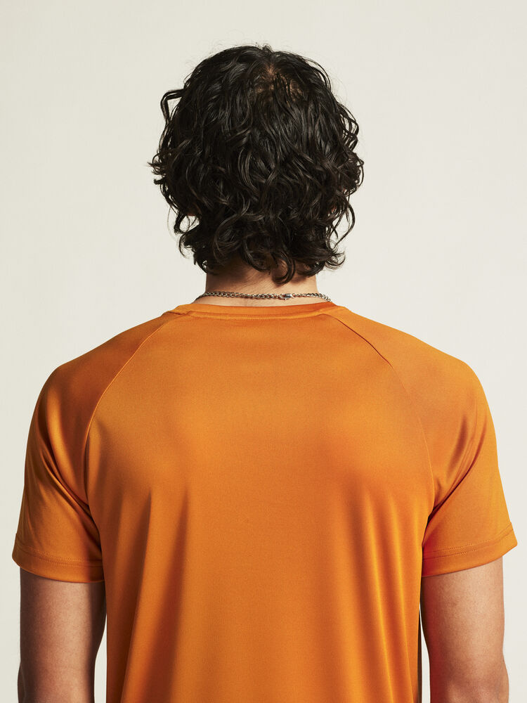 1911786-558000_Core-Essence-Logo-Tee-M_closeup6