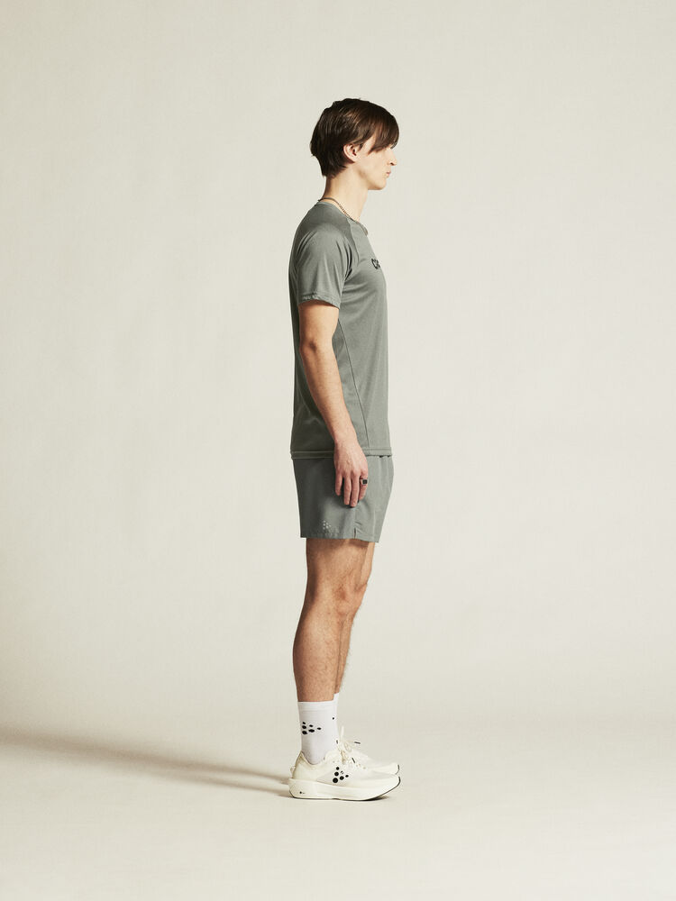 1911786-647000_Core-Essence-Logo-Tee-M_closeup2