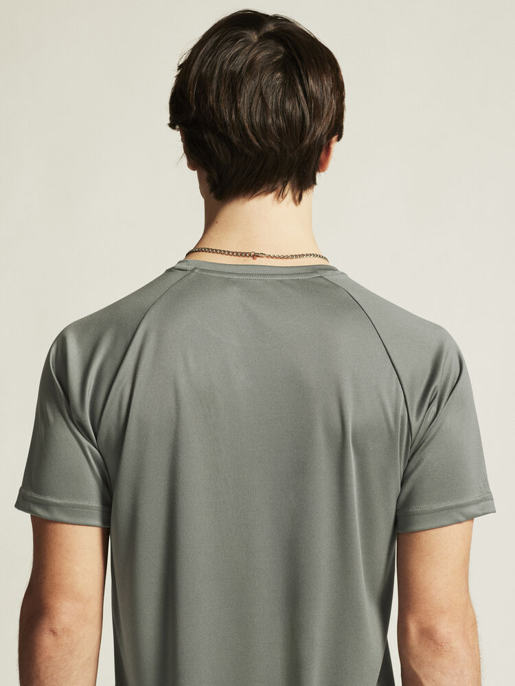 1911786-647000_Core-Essence-Logo-Tee-M_closeup6