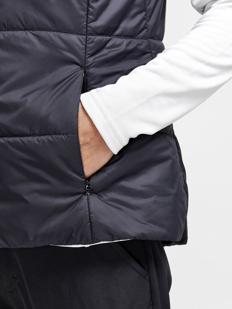 1912059-999000_Core-Light-Padded-Vest-W_Closeup4