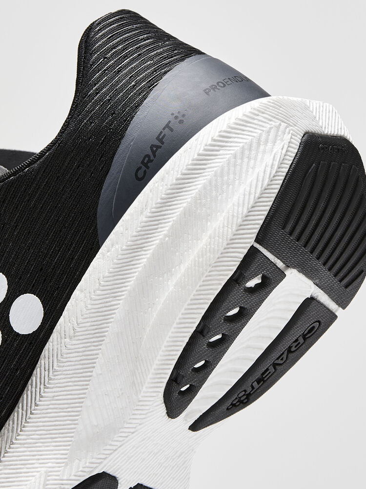 1912183-999900_PRO-Endur-Distance-M_Closeup6