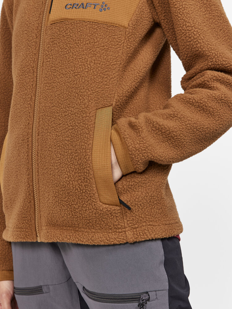 1912221-685100_ADV-Explore-Pile-Fleece-Jacket-W_Closeup3