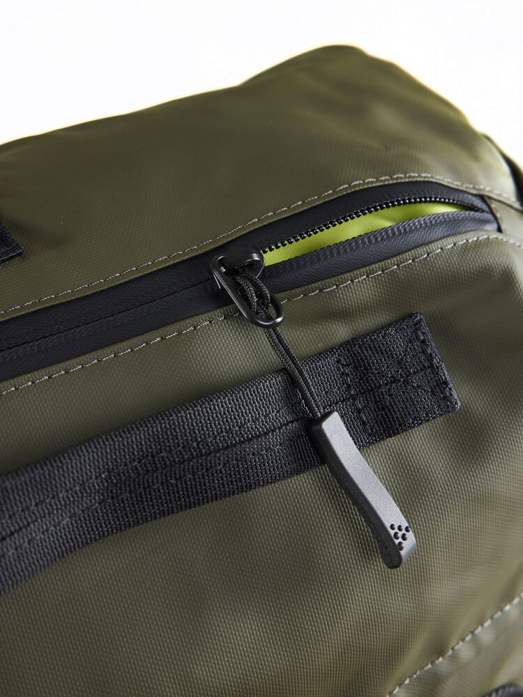 1912510-580000_Adv-Entity-Travel-Backpack-40-L_Closeup