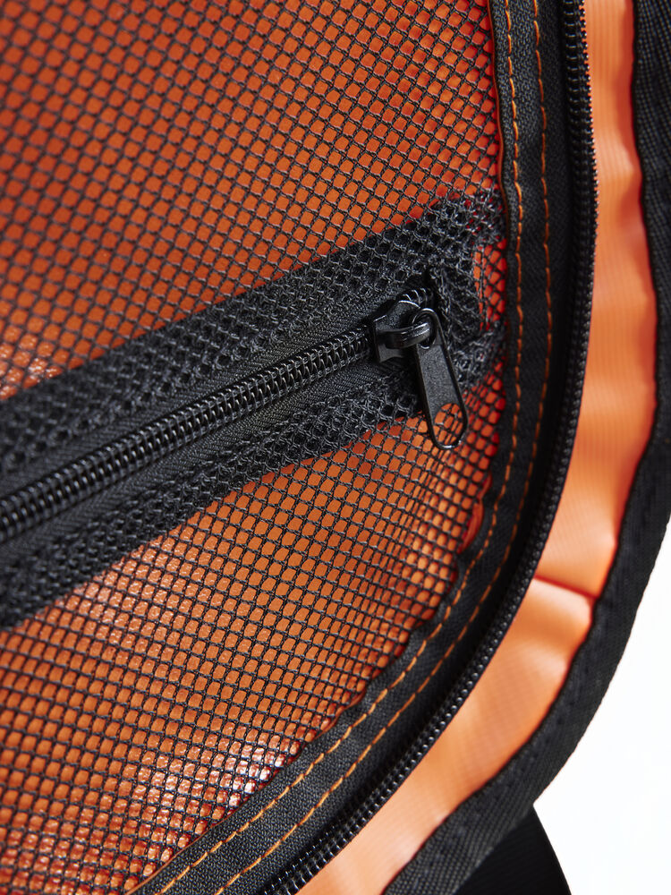 1912511-580000_Adv-Entity-Duffel-70-L_Closeup3