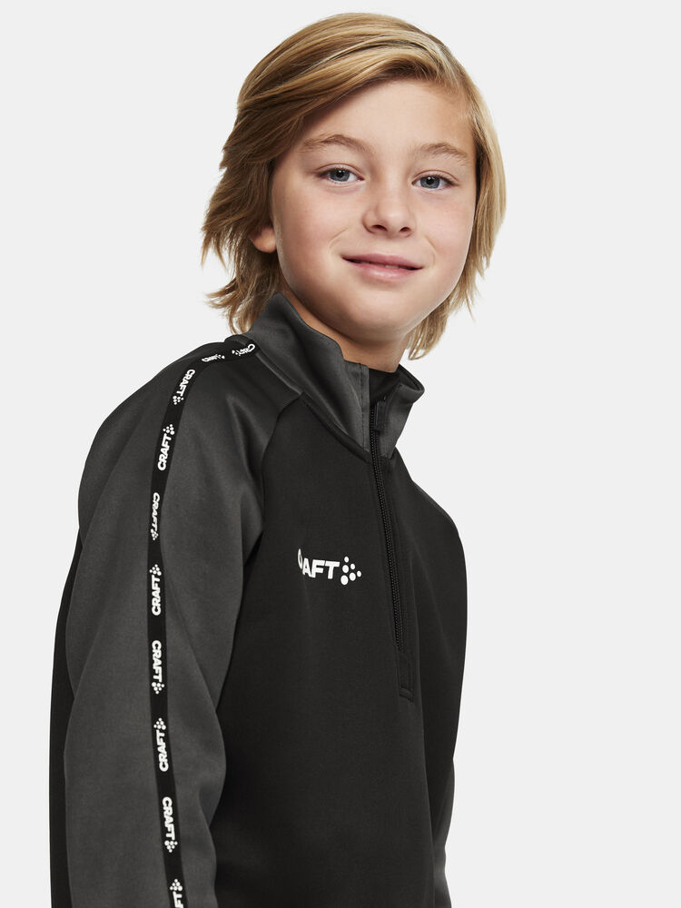 1912733-999985_Squad-2.0-Half-Zip-Jr_Closeup4
