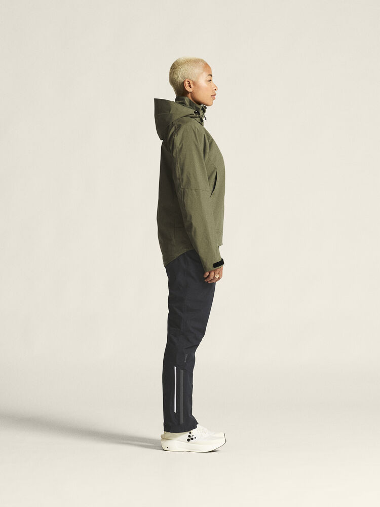 1913809-664000_CORE-Explore-Shell-Jacket-W_closeup2