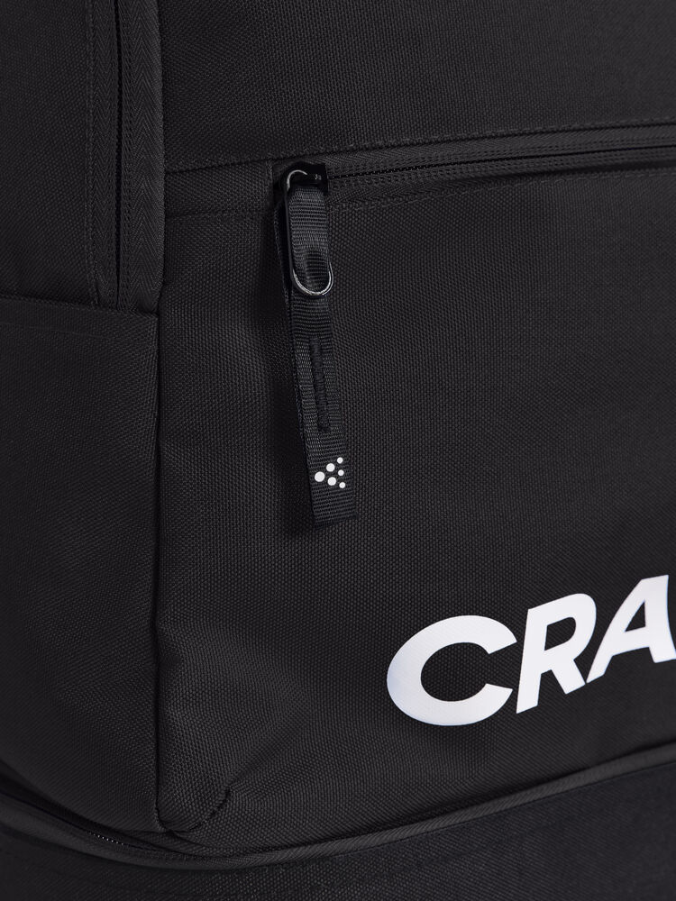 1914379-999000_Squad-2.0-Shoe-Backpack-26L_Closeup1