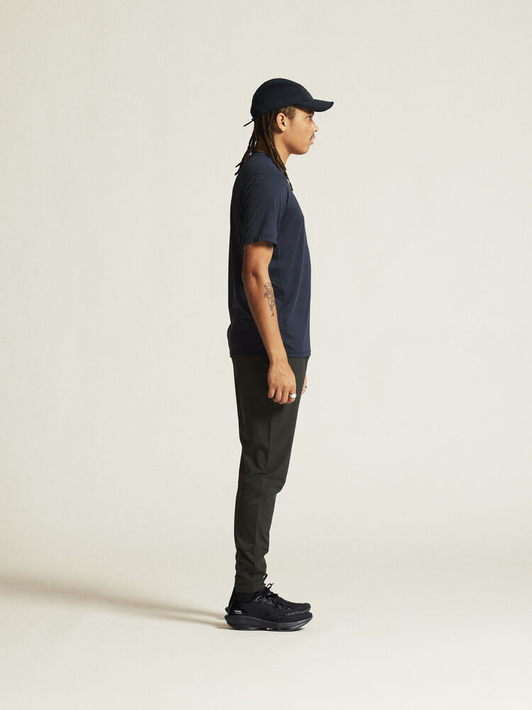 1914792-396000_ADV-Essence-SS-Tee-2-M_closeup2