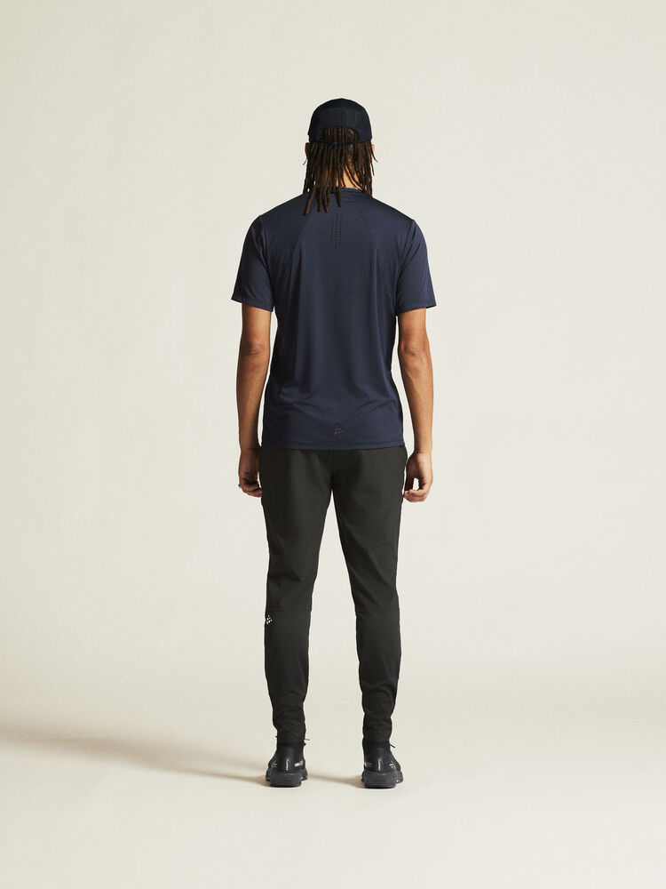 1914792-396000_ADV-Essence-SS-Tee-2-M_closeup3