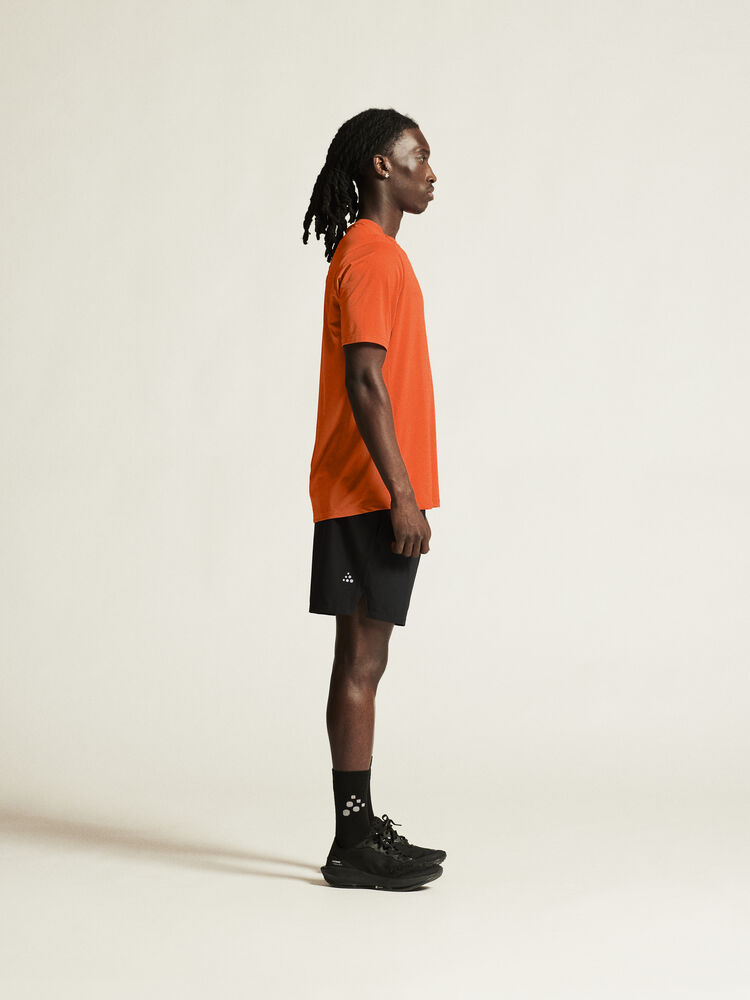 1914792-573000_ADV-Essence-SS-Tee-2-M_closeup2