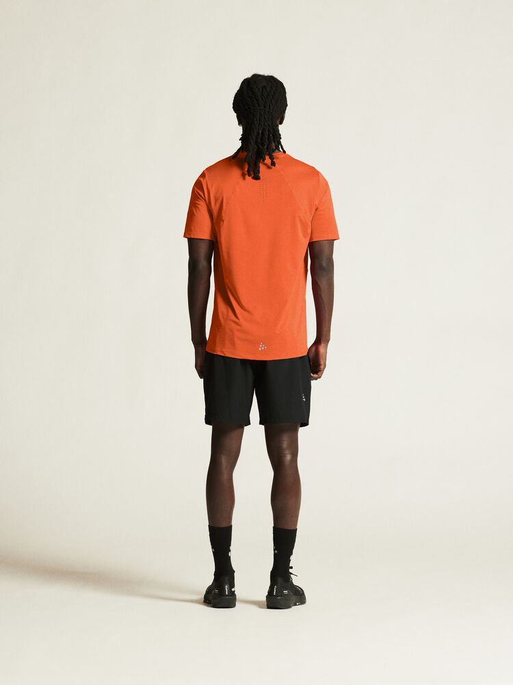 1914792-573000_ADV-Essence-SS-Tee-2-M_closeup3